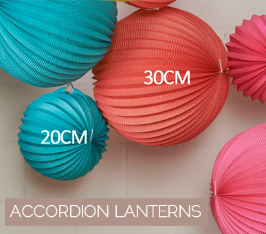 Accordion paper lanterns in 2 sizes