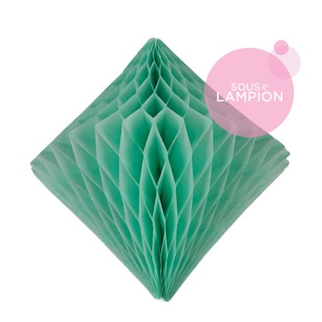 Diamant en papier vert menthe pastel pour une décoration d'anniversaire