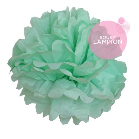 Petit pompon en papier vert menthe pastel pour décorer une chambre d'enfant