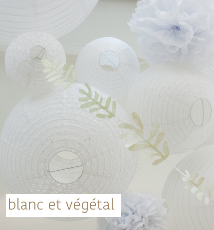 Décor blanc et feuilles pour un mariage