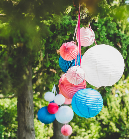 Decorate Your Wedding With Paper Lanterns