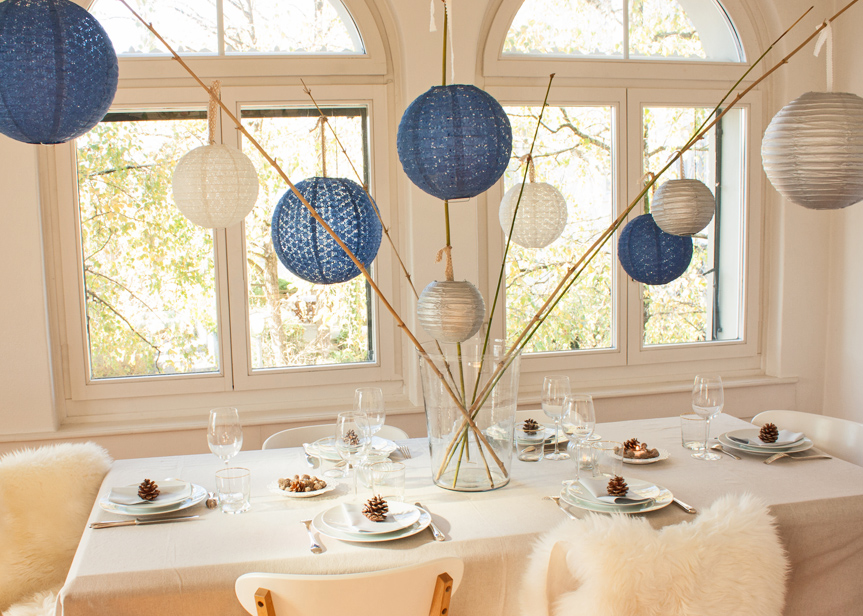 Décoration table de Noël en bleu et argent