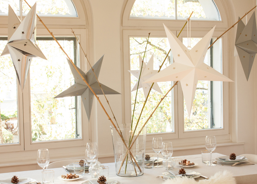 star lantern Christmas table decor