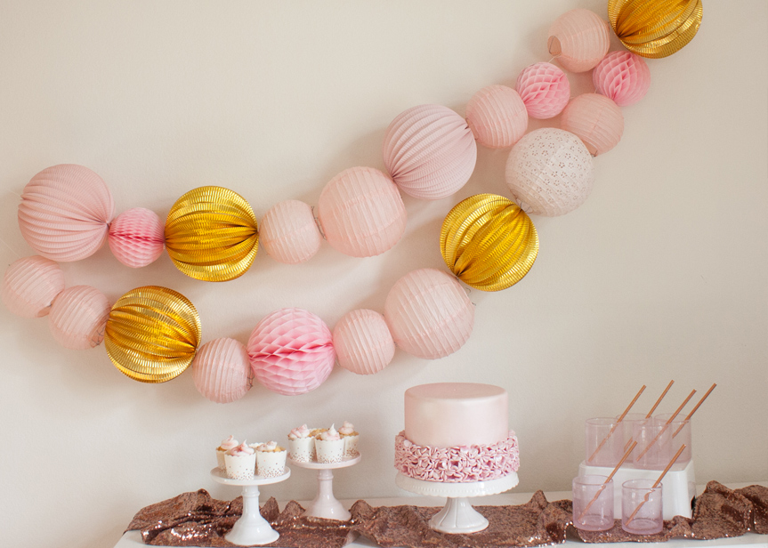 Pink and Gold New Year's eve party decor